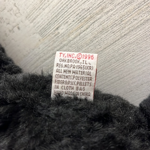 🎁 Vintage 1996 Ty Classic “Pepper” Puppy, Plush Beanie Baby with Brown Feet - Picture 5 of 5